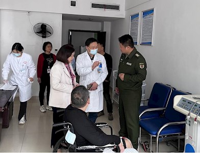 常德军分区领导走访慰问市康复医院